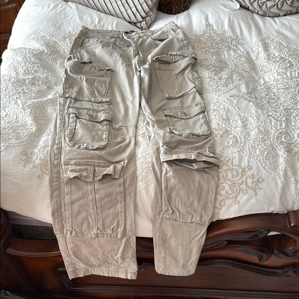 Refuge Women's Tan Cargo Pants